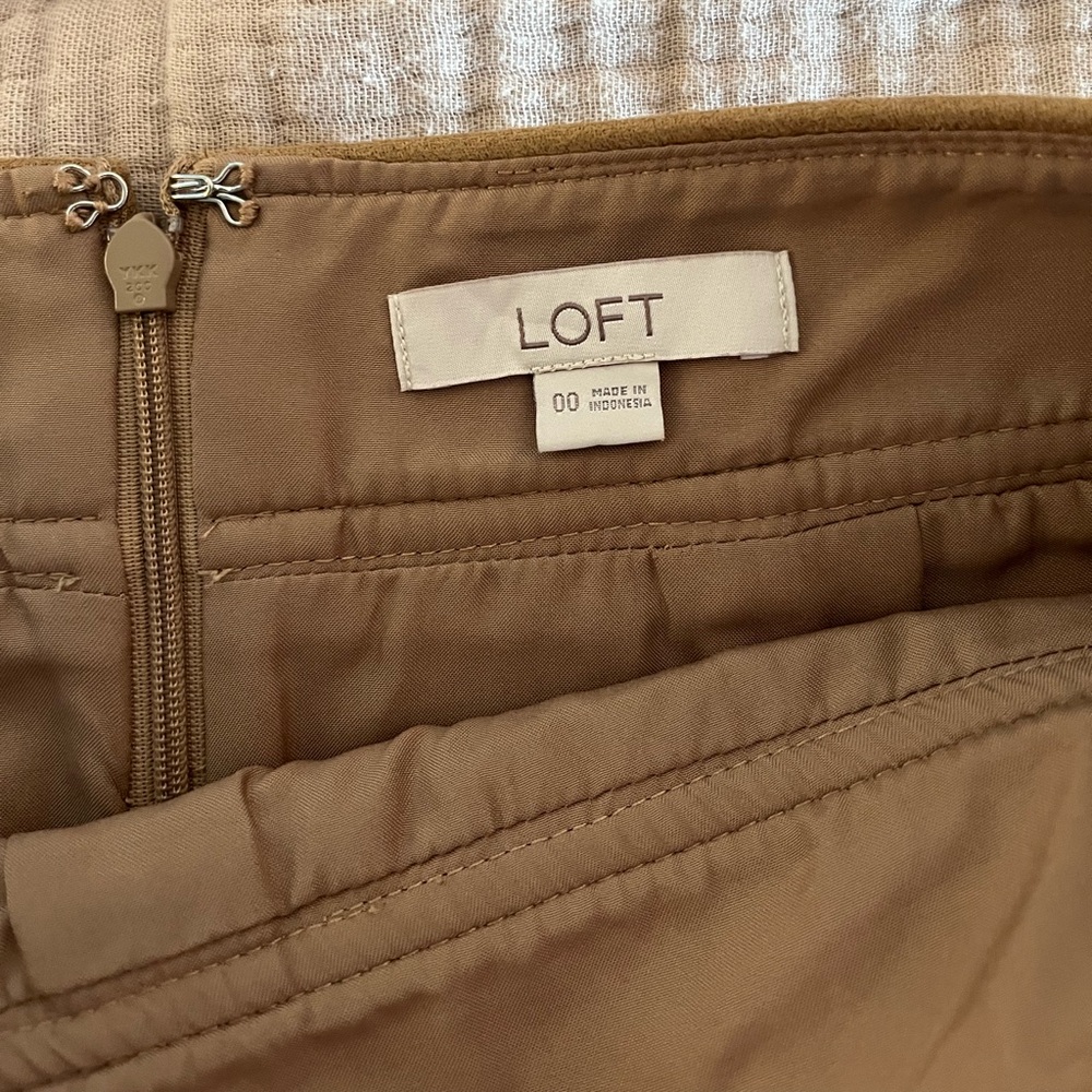 Like-New LOFT Faux Suede Pocket Shift Skirt - Picture 3 of 8